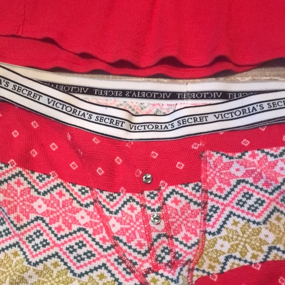 Victoria secret thermal pagans never worn red top with multi colored pants - Picture 3 of 4
